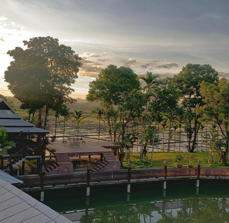 Bantunglom Resort Mae Rim Buitenkant foto